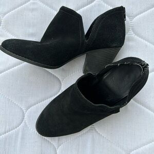 Cute black velvet ankle boots